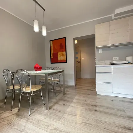 Przy Cieplickich Tezniach Appartement *