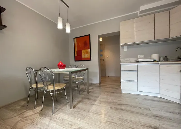 Przy Cieplickich Tezniach Apartament *
